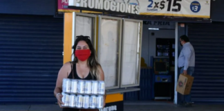 Con filas inicia la venta de cerveza en Sinaloa