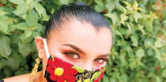 Oaxaca luce sus bordados y exporta mascarillas