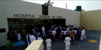 Protestan médicos de Salina Cruz, piden material para atender COVID
