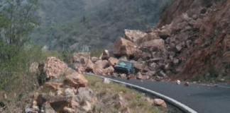 Reportan desaparición de 15 trabajadores tras sismo en Oaxaca; gobernador anuncia su búsqueda
