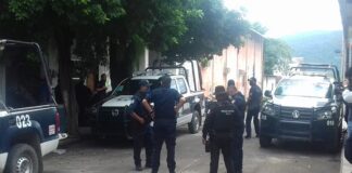 Recogen armas a policía de Acatlán de Pérez Figueroa