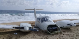 Se desploma avioneta en Playa de Puerto Escondido
