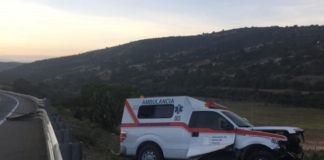 Choca ambulancia en carretera de Nochixtlán