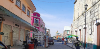 Comerciantes ambulantes se instalan en el centro de Oaxaca