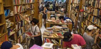 ¡No sobrevive la pandemia! Librería en la Roma remata miles de libros