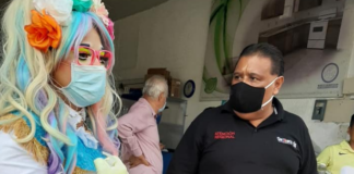 “Que no te cargue el payaso”, así piden usar cubrebocas en Juchitán