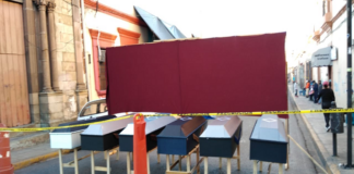 Continúa protesta de trabajadores de salud en Oaxaca