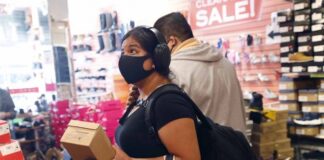 Nueva York comienza a reabrir restaurantes pese a coronavirus