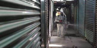 Lleva a cabo Ayuntamiento jornada de desinfección en el Mercado de Abasto