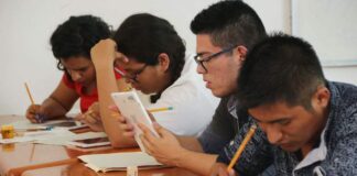 Estudiantes de 10 bachilleratos de la UABJO presentaron examen preferente