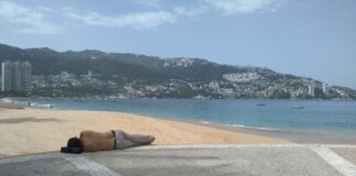Tras 90 días de confinamiento, reabren playas en Acapulco