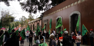 API toma casa oficial para exigir atención a demandas