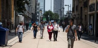 CDMX seguirá en semáforo naranja; abrirían iglesias y bibliotecas