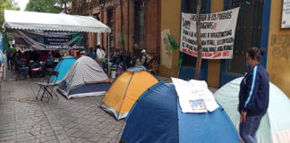 Desalojados de Xoxo y API mantiene plantón en Casa oficial