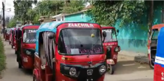 Marcha mototaxistas de Zaachila en rechazo a reordenamiento vial