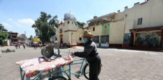 Dos de cada tres negocios en México son informales: Inegi