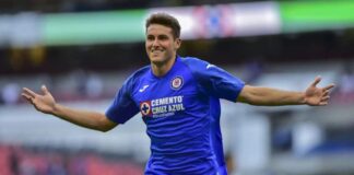 Santi Giménez renueva contrato con Cruz Azul hasta 2023