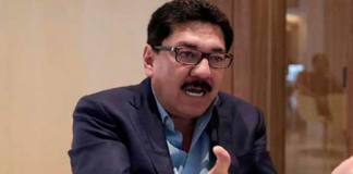 En cumpleaños de EPN, Ulises Ruiz insiste en su renuncia al PRI