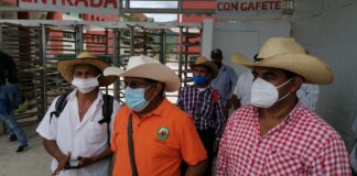 Autoridades ejidales bloquean Ciudad Administrativa, exigen recursos