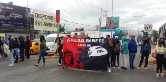 Normalistas bloquean crucero para exigir exámenes presenciales