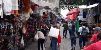 Oaxaqueños pierden miedo al COVID-19, calles lucen llenas
