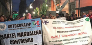 Sindicalizados del CONALEP de Oaxaca protestan en Palacio Nacional