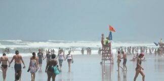 ‘Isaías’ se debilita a tormenta tropical antes de llegar a Florida