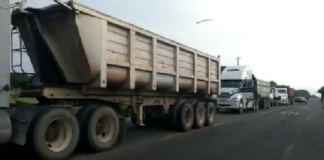 Con bloqueos, integrantes de Libertad exigen liberación de su líder nacional