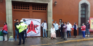 Pobladores del Istmo bloquean Casa Oficial