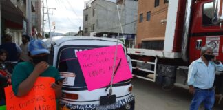 Mototaxistas de la zona norte protestan en SEMOVI, exigen liberación de unidades
