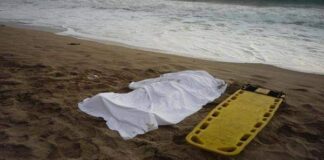 Muere persona de la tercera edad ahogado en playa de Pinotepa