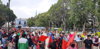 Por segunda ocasión, protesta Antorcha Campesina en apoyo al líder de Puebla