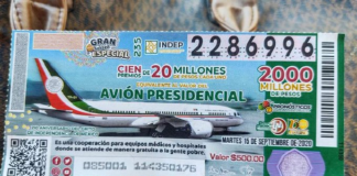 Telesecundaria de Mixtepec gana rifa del avión presidencial