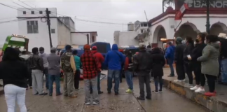 Se confrontan comerciantes y policías de Tlaxiaco