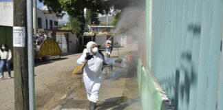 Ayuntamiento de Oaxaca desinfecta áreas de uso común en el fraccionamiento Sauces