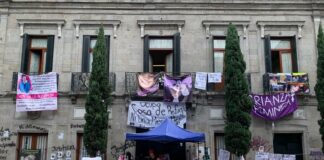 Convoca CNDH al diálogo con feministas que retienen oficinas