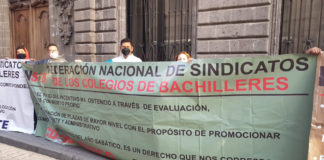 Líderes sindicales del Colbach protestan en inmediaciones de SEP
