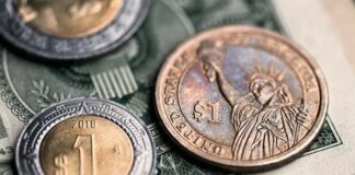 Peso avanza a 21.21 por dólar, su mejor nivel en 6 meses