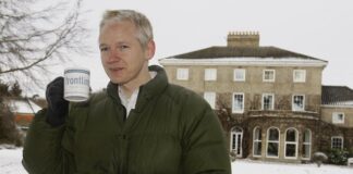 Rechaza Assange solicitud de extradición de EU