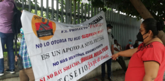 Sindicalizados protestan en la Junta Local, piden aumento salarial