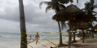 “Zeta” se debilita a tormenta tropical tras tocar tierra en Quintana Roo