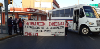 Normalistas sitian la ciudad de Oaxaca