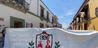 Normalistas mantienen bloqueo en oficinas de la S.22