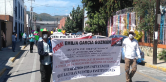 Marchan integrantes del CSEIIO, piden aumento salarial