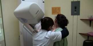 Autoexploración de senos, ayuda a detectar a tiempo el Cáncer de Mama