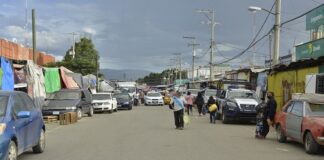 Acuerdan comerciantes no instalar puestos por día de muertos en Central de Abasto