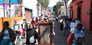 Marchan mujeres del FP-14 de junio para exigir libertad de su líder