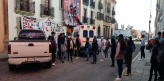 Protestan normalistas para exigir atención a sus demandas