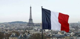 Toque de queda en París y otras ciudades de Francia