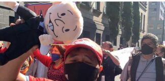 Se manifiestan afuera de la SCJN por juicio a expresidentes